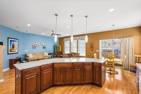1890 Steffen Dr, Hoffman Estates, IL 60192 photo 11
