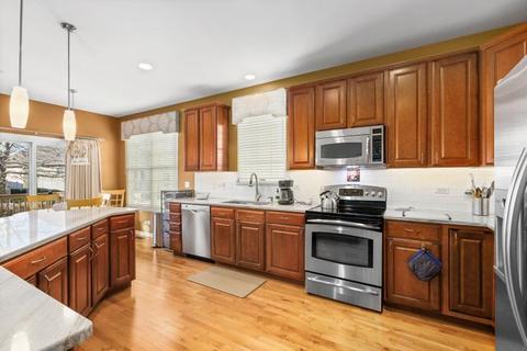 1890 Steffen Dr, Hoffman Estates, IL 60192 photo 10