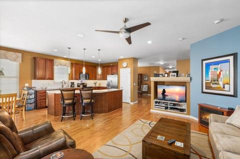 1890 Steffen Dr, Hoffman Estates, IL 60192 photo 18