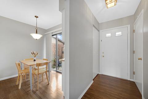 1441 Blackburn St, Wheaton, IL 60189 photo 4