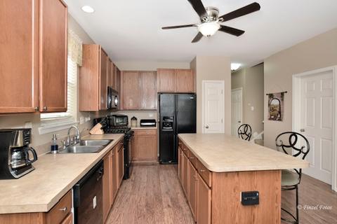 415 Mooresfield St, Elgin, IL 60124 photo 7
