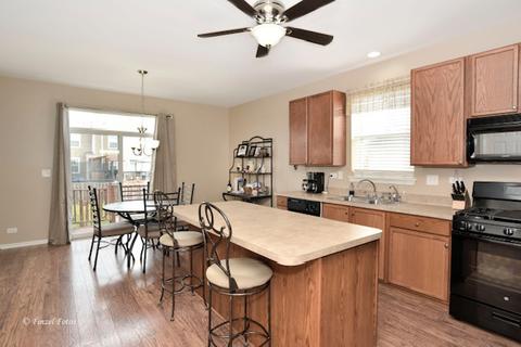 415 Mooresfield St, Elgin, IL 60124 photo 8