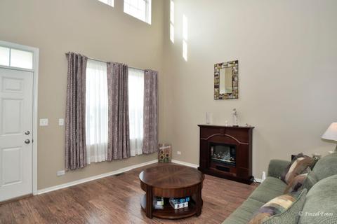 415 Mooresfield St, Elgin, IL 60124 photo 4