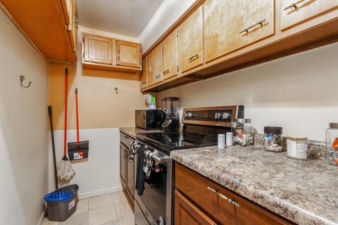 605 N Wolf Rd #D2, Hillside, IL 60162 photo 5