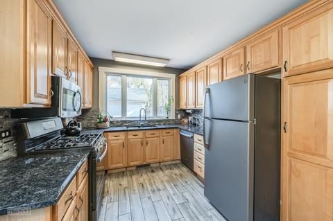 210 S Commonwealth Ave, Aurora, IL 60506 photo 5