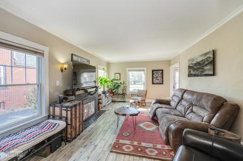 210 S Commonwealth Ave, Aurora, IL 60506 photo 3