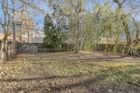 210 S Commonwealth Ave, Aurora, IL 60506 photo 23