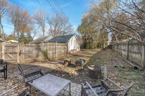 210 S Commonwealth Ave, Aurora, IL 60506 photo 20
