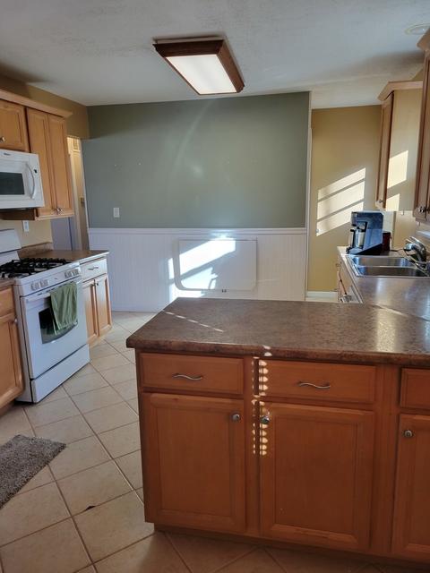 315 Rowe Dr, Bloomington, IL 61701 photo 4