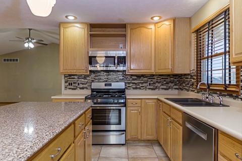 1805 Chuck Murray Dr, Normal, IL 61761 photo 8
