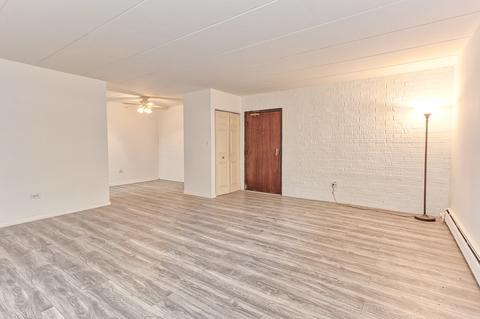 138 E Bailey Rd #B, Naperville, IL 60565 photo 2