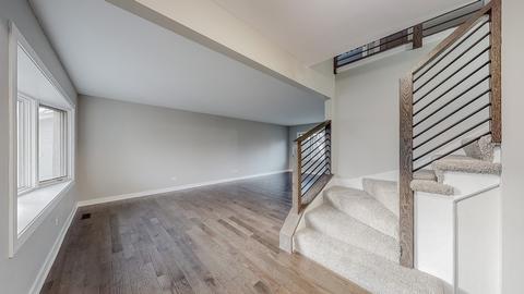 213 E Farnham Ln, Wheaton, IL 60189 photo 2
