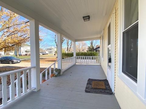 210 E 6th Ave, Clifton, IL 60927 photo 2