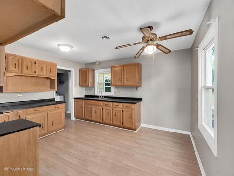 1208 Grant St, Wheaton, IL 60189 photo 4