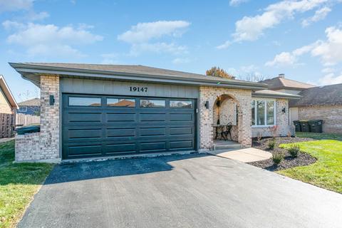 19147 Ada St, Lansing, IL 60438 photo 3