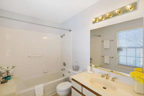 725 W Highgoal Dr, Wheeling, IL 60090 photo 13