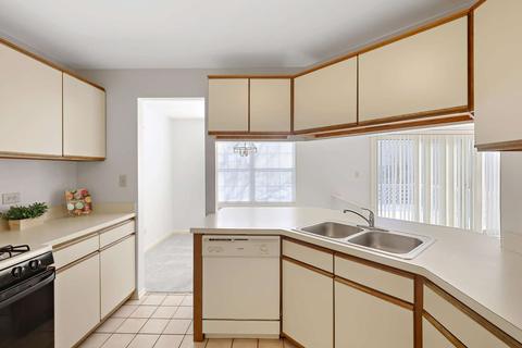 725 W Highgoal Dr, Wheeling, IL 60090 photo 6