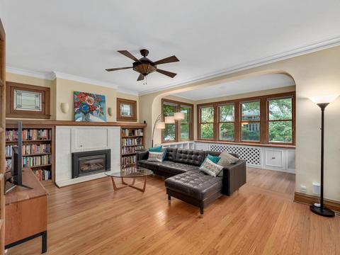 7606 Vine St, River Forest, IL 60305 photo 2