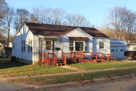 217 E 8th St, Dixon, IL 61021 photo 2