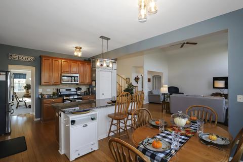592 Wexford Dr, Elgin, IL 60124 photo 19