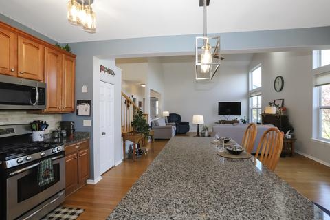 592 Wexford Dr, Elgin, IL 60124 photo 20