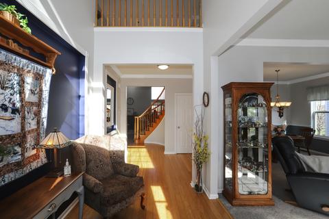 592 Wexford Dr, Elgin, IL 60124 photo 7