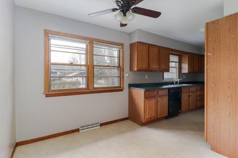 1 Linda Ln, Normal, IL 61761 photo 6
