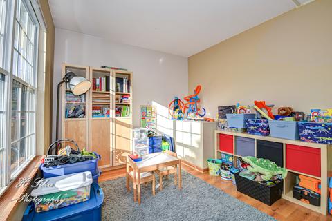 550 Declaration Ln, Aurora, IL 60502 photo 8