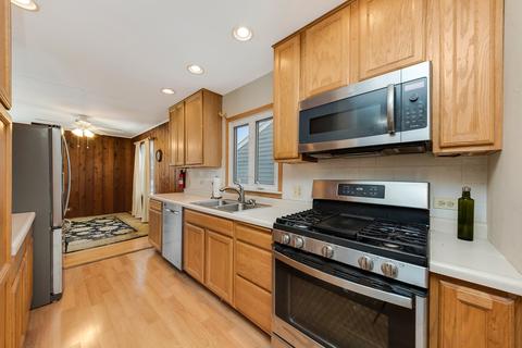 210 N Morgan Ave, Wheaton, IL 60187 photo 4