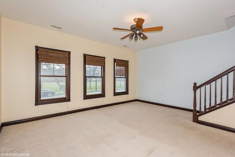 191 S Grove Ave, Elgin, IL 60120 photo 7