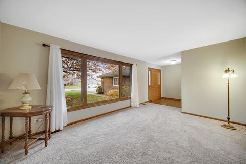 19149 Grant St, Lansing, IL 60438 photo 4