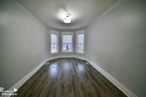 6344 S Eberhart Ave, Chicago, IL 60637 photo 2