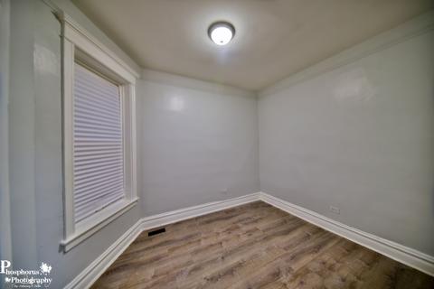 6344 S Eberhart Ave, Chicago, IL 60637 photo 5