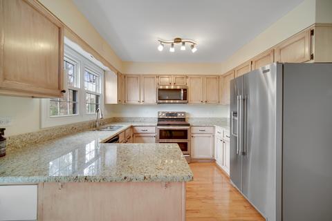 1130 Oakview Dr, Wheaton, IL 60187 photo 8
