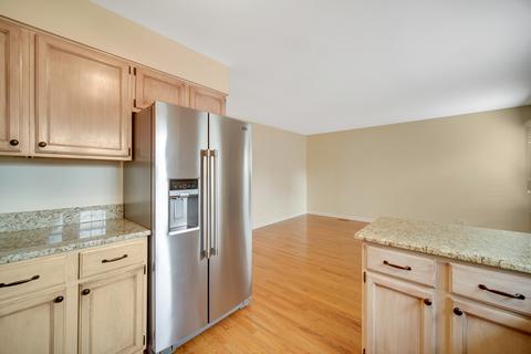 1130 Oakview Dr, Wheaton, IL 60187 photo 9