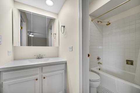 1130 Oakview Dr, Wheaton, IL 60187 photo 19