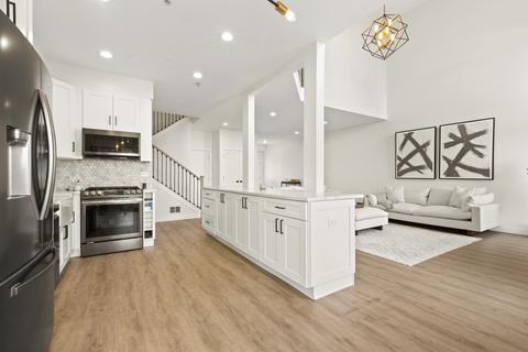 2178 Yale Cir, Hoffman Estates, IL 60192 photo 4
