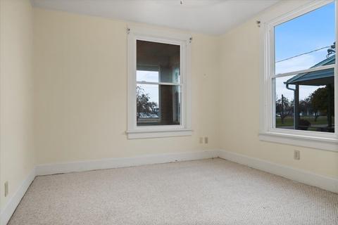677 E Front St, El Paso, IL 61738 photo 8
