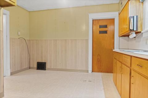 677 E Front St, El Paso, IL 61738 photo 7