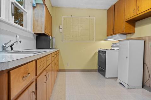 677 E Front St, El Paso, IL 61738 photo 6