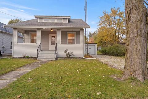 677 E Front St, El Paso, IL 61738 photo 1