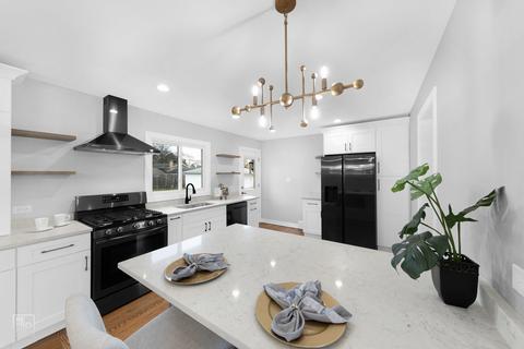 237 Michael Mnr, Glenview, IL 60025 photo 4
