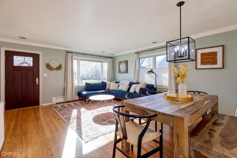 809 Pershing Ave, Wheaton, IL 60189 photo 2