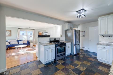 809 Pershing Ave, Wheaton, IL 60189 photo 5