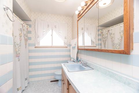 740 S Westgate Rd, Des Plaines, IL 60016 photo 14