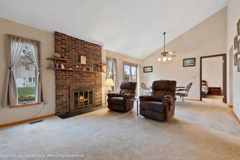 2212 Stirrup Ln, Wheaton, IL 60189 photo 4