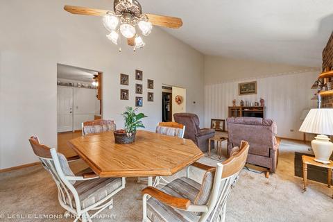 2212 Stirrup Ln, Wheaton, IL 60189 photo 9