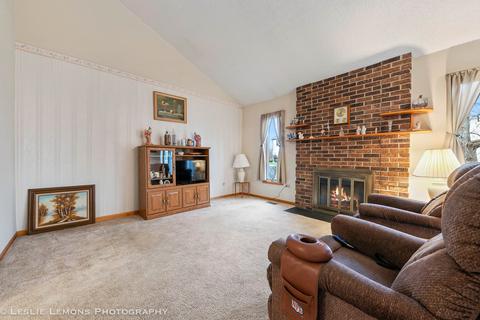 2212 Stirrup Ln, Wheaton, IL 60189 photo 3