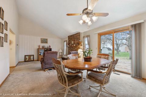 2212 Stirrup Ln, Wheaton, IL 60189 photo 8