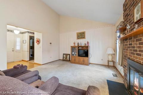 2212 Stirrup Ln, Wheaton, IL 60189 photo 6